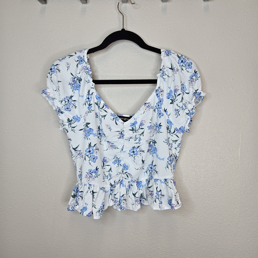 Almost Famous White Puff Sleeve Peplum Blouse Size Medium Blue Floral Prints